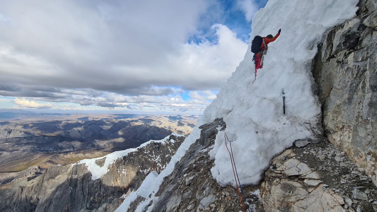 Regreso y hazaña en el Siula Grande